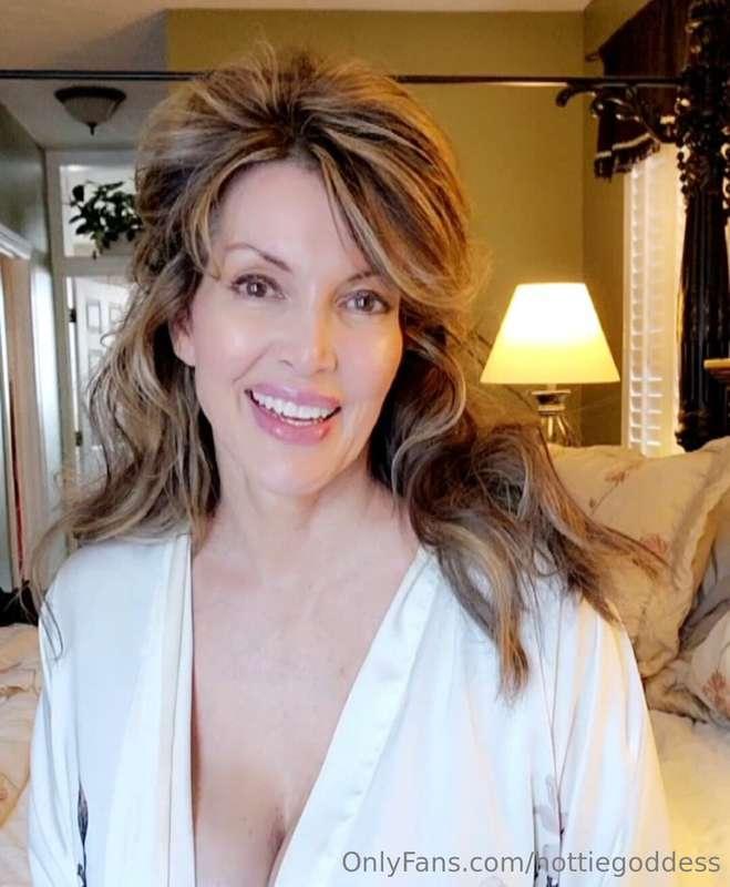 Have an amazing day. Always thinking of you. 🥰😉😘