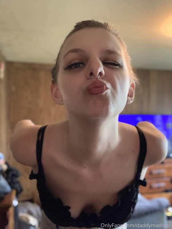 You wish you could handle a bad bitch like me