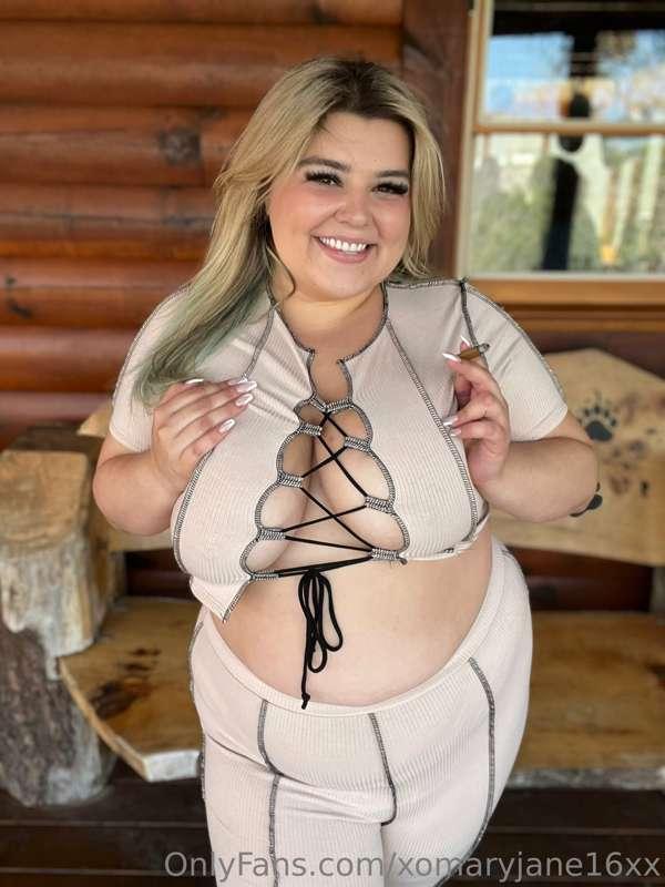 Do you like my light nude outfit?😍
