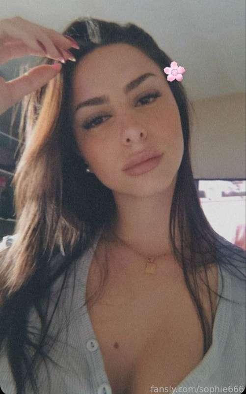 Let me fulfill your fantasies love, and you fulfill my whims 🥺😳🫣

#babygirl #badgirl #slutty #slut #latina #brunette #prettyface 