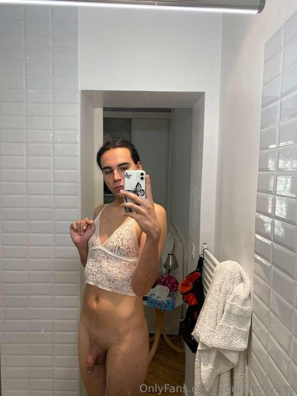 yoursissyvicky image #3