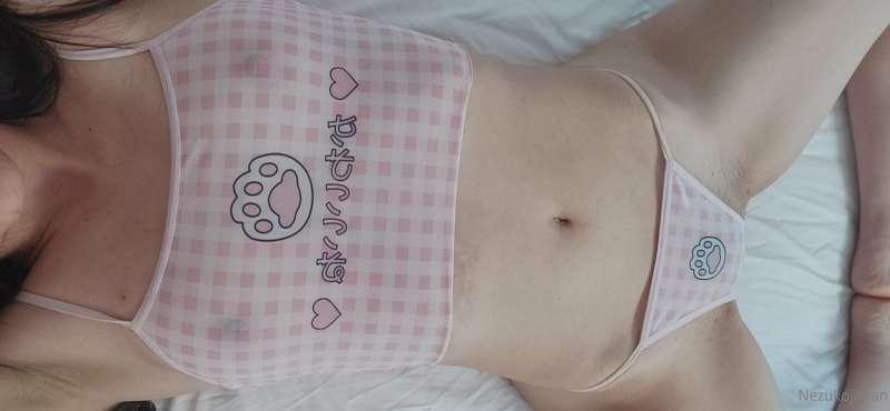 🙈☺️💕 greetings from my bed 😻