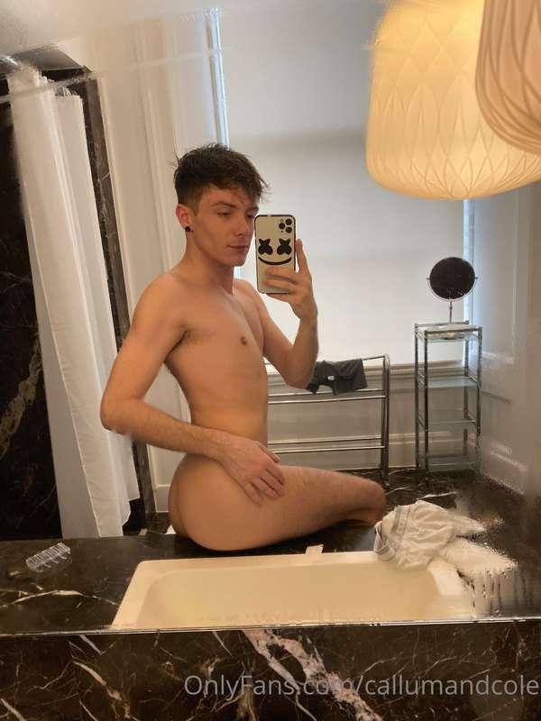 Naked Mirror Selfie’s 😉🤳🏻