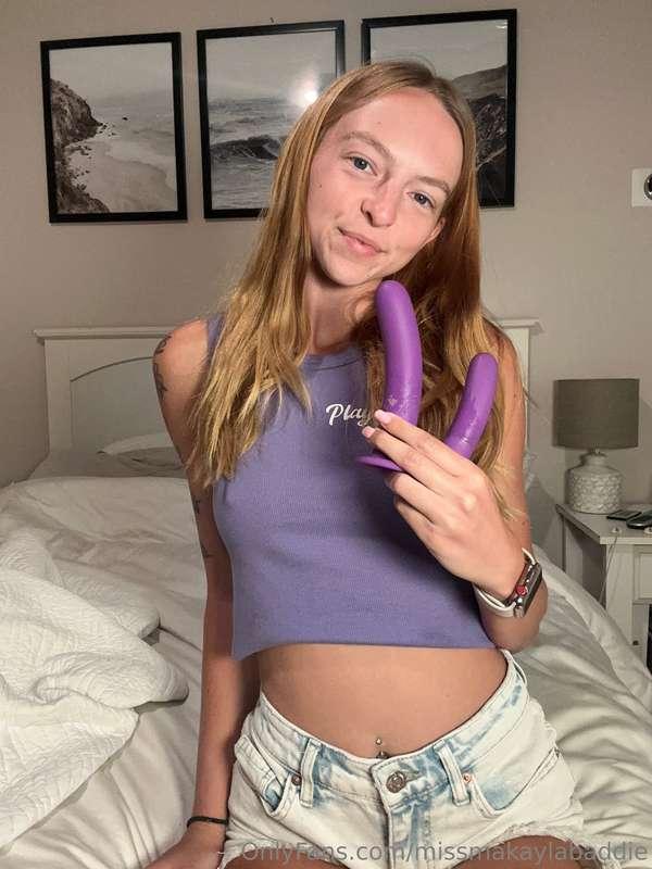 I tried double penetration 🙈 I start off by sucking on the d..