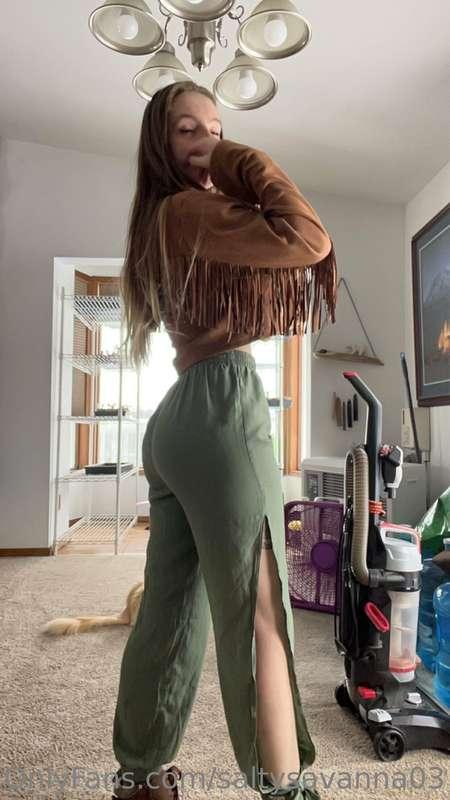 In love with this fringe coat 😍