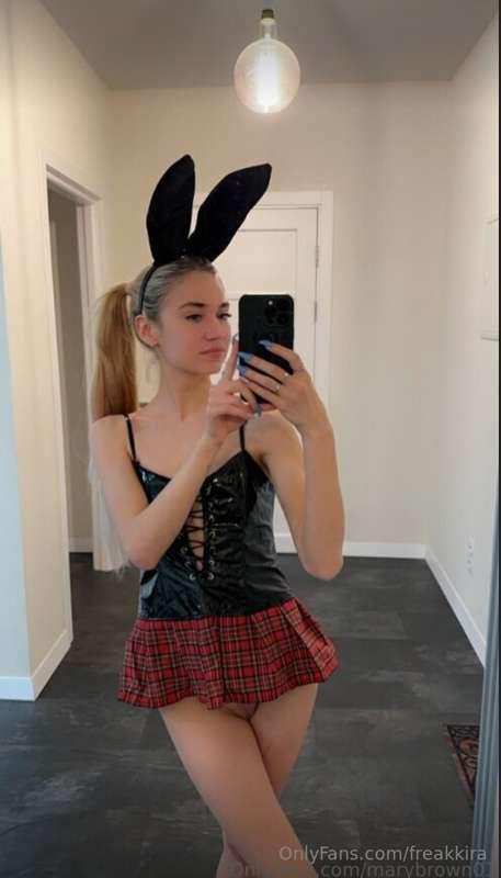 This hot thing @marybrown01 🔥 is waiting for you ❤️ She has ..