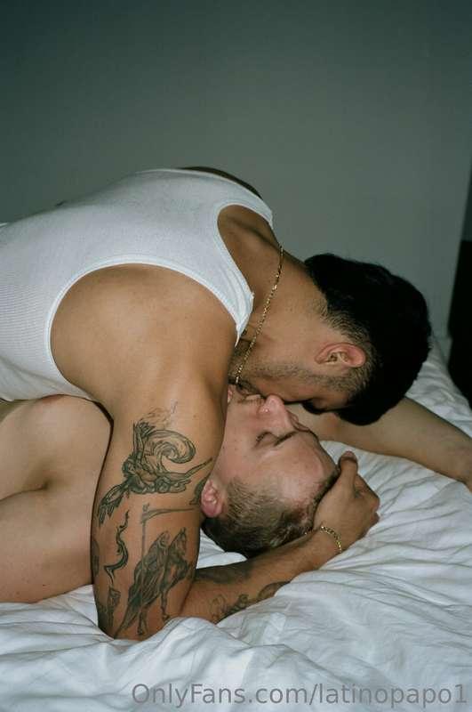 this is what happens when there’s two dom’s in bed 😝