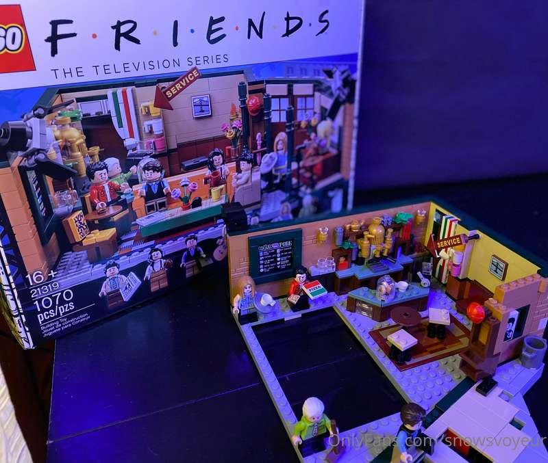 Pt 5 of Friends LEGO set stream
