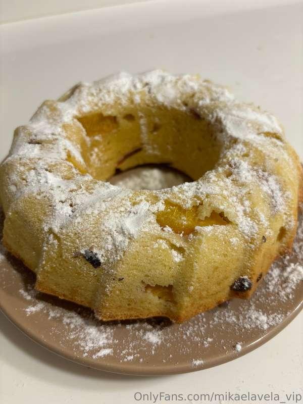 Look what a wonderful cake I made! The recipe is simple, but..