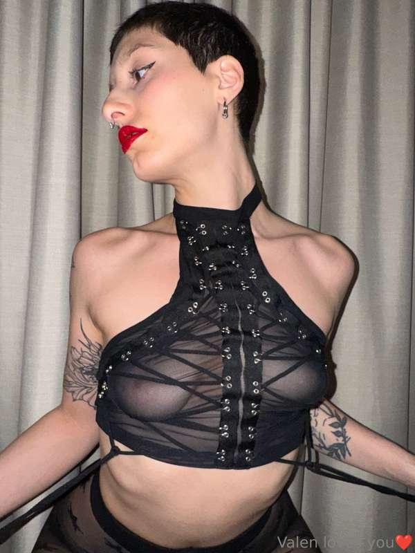 i love see through clothes to tease you in the best way i kn..