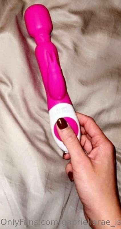 Tip me $5 and I’ll send you a dirty vid of me playing with t..