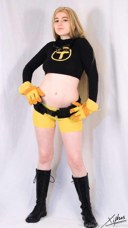 Tera coming in to rock your world.

Older self shot set I di..