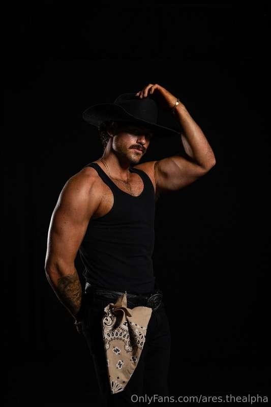 COMMENT if you like me as a cowboy;)