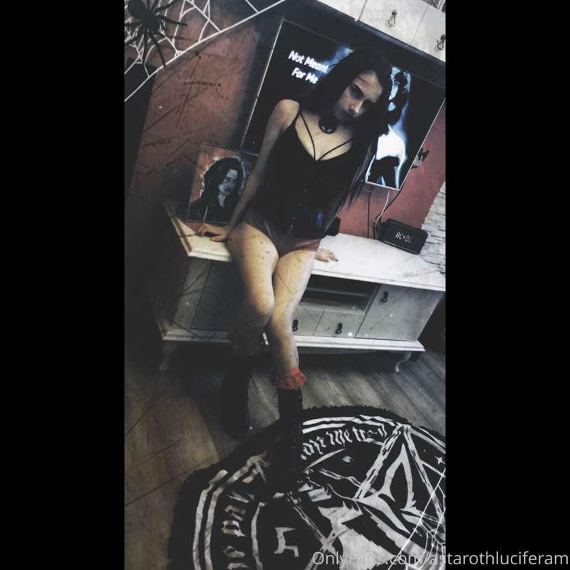 Hey 🖤🌹