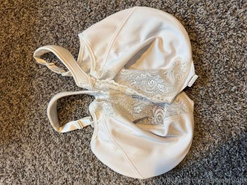 Bras for sale! Sizes range from 34H to 38J.DM me for prices ..