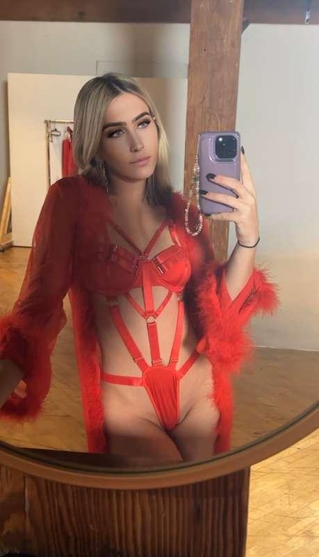 feeling the urge to show you my body 😜