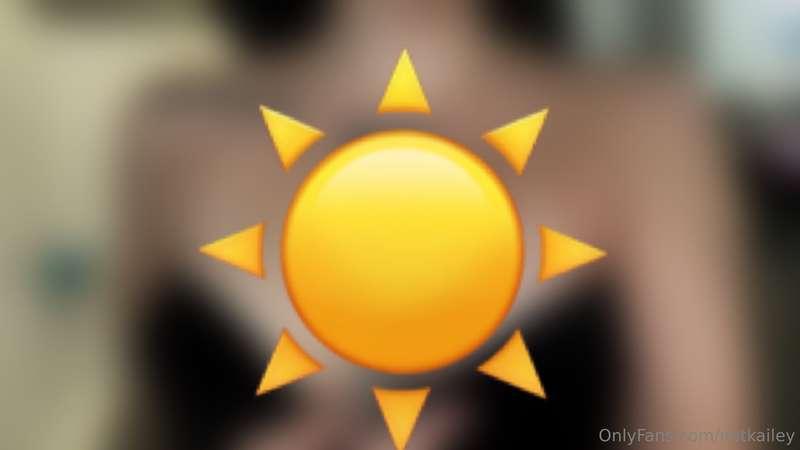 it’s tan line szn 😎