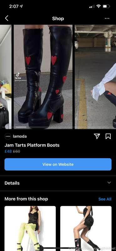 I want these boots so bad !! ❤️🖤📚 I want to wear them when l..