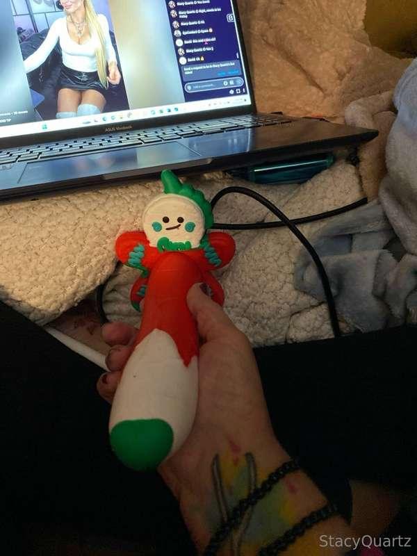 Nice Christmas Dilly! @cougarseekingcub 