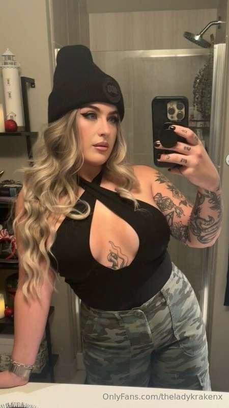 Happy Friday 🖤😘