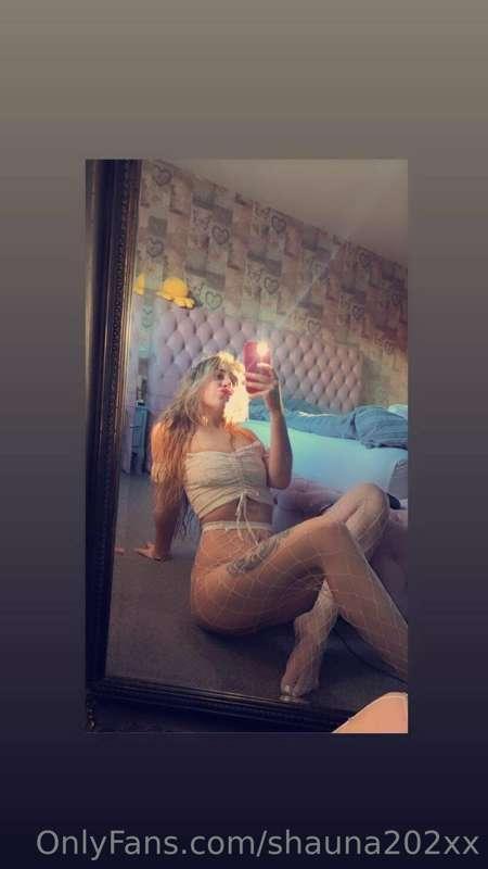 Let have fun together go to my paid page it’s naughty on tha..