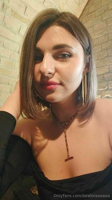 a girl is like a flower that needs to be looked after🥰🥰🥰