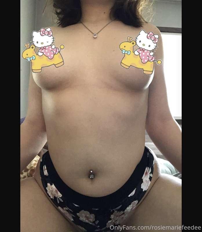 Recreating my old nudes part 2.
What a hog 😈❤️ I love how yo..