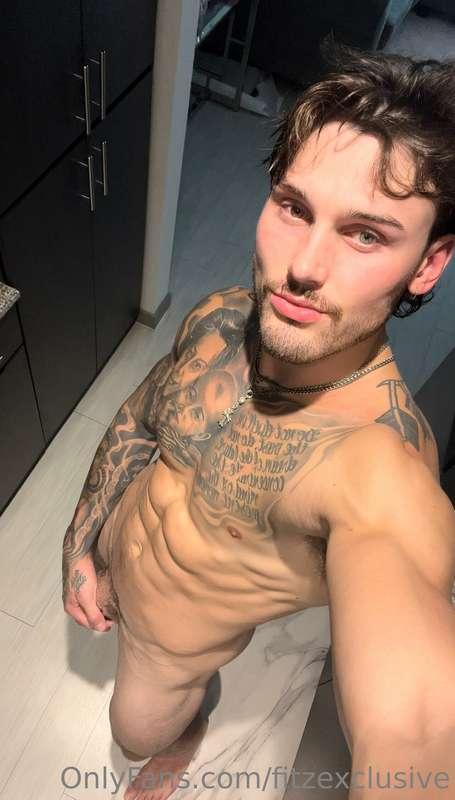 Lick me from my head to my feet👅
Check your messages for the..