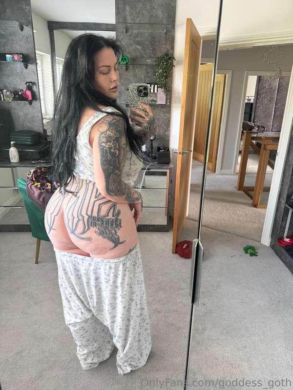 Good morning, would you pull me back into bed?