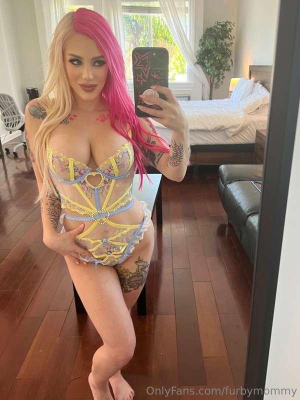 What’s your favorite color on me?