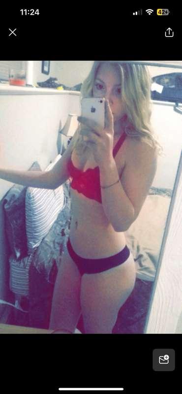 More of the teeniest tiniest meee (:
I still have the bra fr..