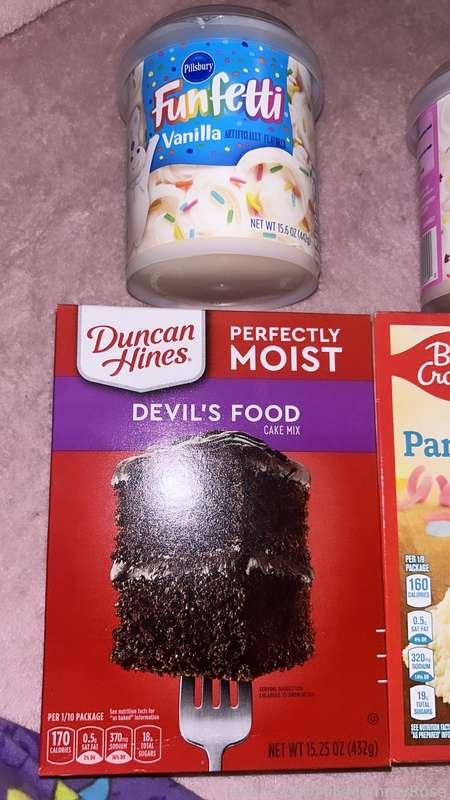 EEK I am SO Excited for my Birthday Girl Sets🥳🎂 

Look how cute the icing I picked out is &amp; im so excited to eat up all the leftovers after I make my creamy mess for you boys of course 🥰💗 

ALSO to my current preggo/milk lovers subs you darlings will be getting sent a lovely BIG picture &amp; video bundle sent to your dms tonight 🥰🤰🏼 

#fyp #foodplay #birthday #birthdaygirl #yum #yummy #cake #preggo #happy #love #pregnant #mommy #birthdayslut #kink #kinky #fetish 
