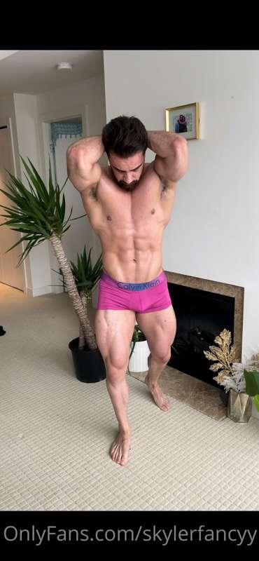 Give me some love on Twitter 😈 and check daily for all my ne..