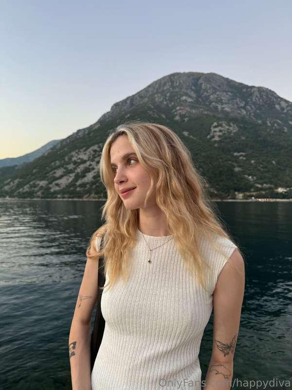 The mountainous area by the sea is a unique place where natu..