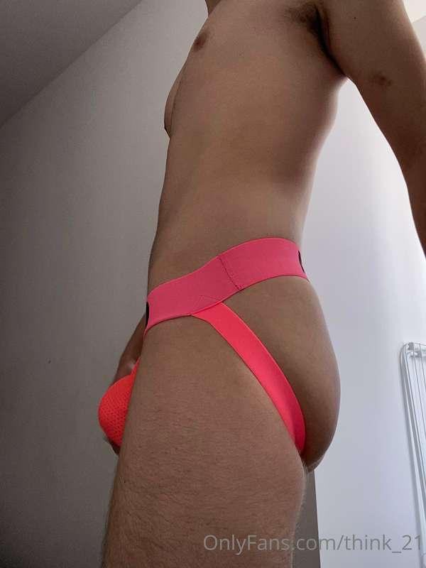 Please slap my ass🥵🍑