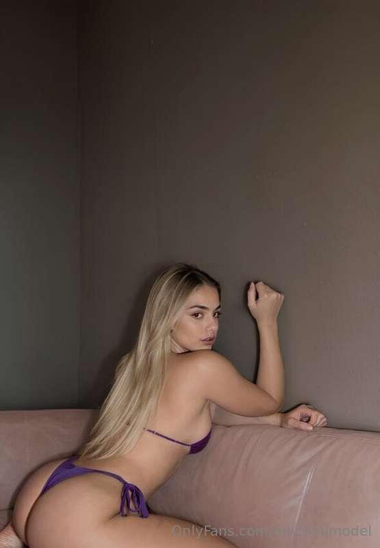 😇This naughty girl @sophia_whims just turned 18 🥵🥵🥵🔞😋Join th..