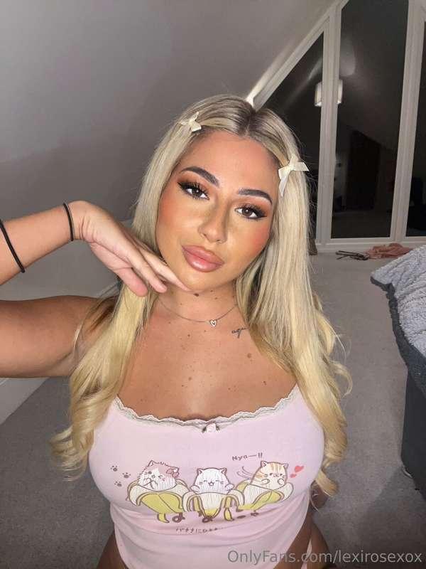 do you like eye to eye contact? 👀❤️