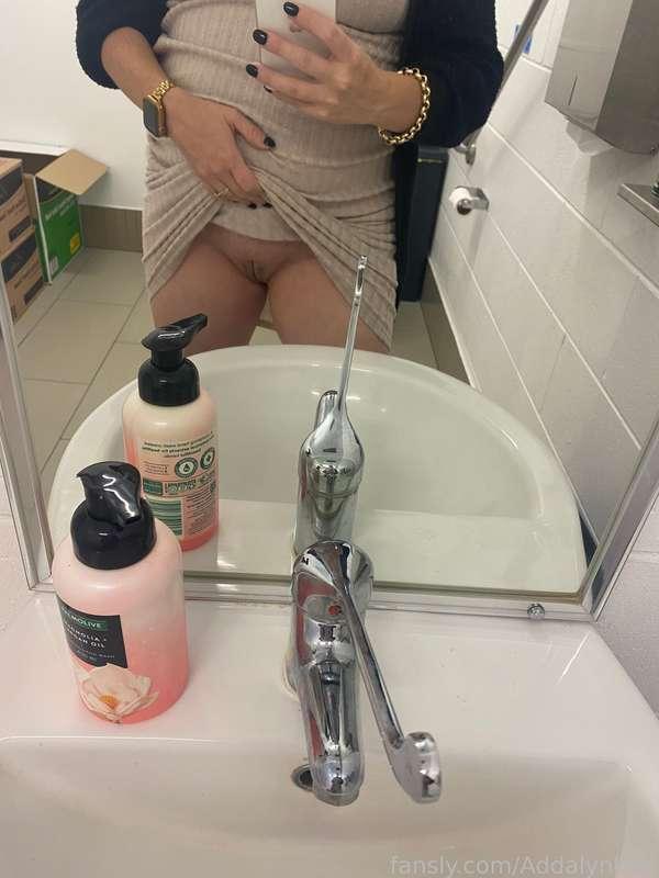 If we worked together, would you fuck me in this bathroom? I could really do with you licking my pussy and fucking me from behind 🙊😻

#fyp #tits #milk #lactation #preggo #preggoporn #pregnant #pregnancy #bump #bigbelly #horny #fetish #breedingfetish #mommyfetish #mommy #natural #naturaltits #pussy #innie #horny #fetish 