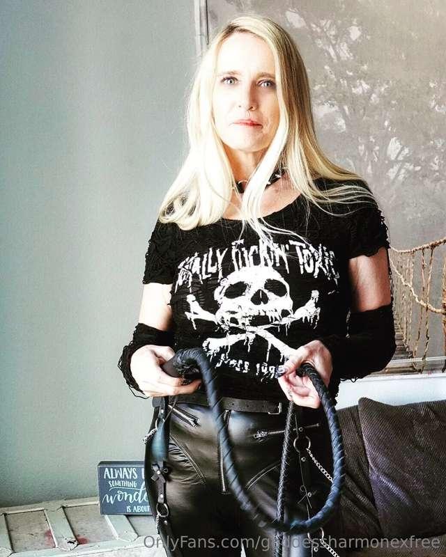 Goddess wants more beta boys to play with, stop lurking and ..