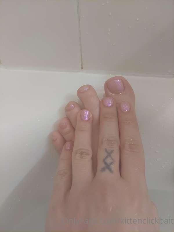 New nails were $90
Waiting for  reimbursements 🖤🥺