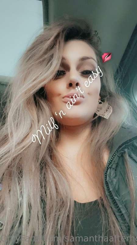 Creating custom content! 
Slide into my DM’s 💦 💋