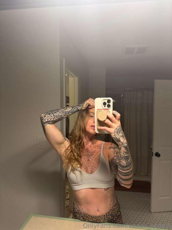 Truly a super sexy photo shoot today with a friend. I think ..