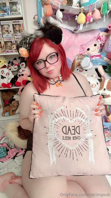 Dead over heels 💀🎃 woof!