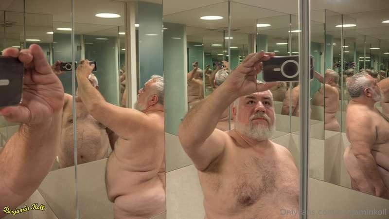 Good morning guys! What is it about hotel mirrors and lighti..
