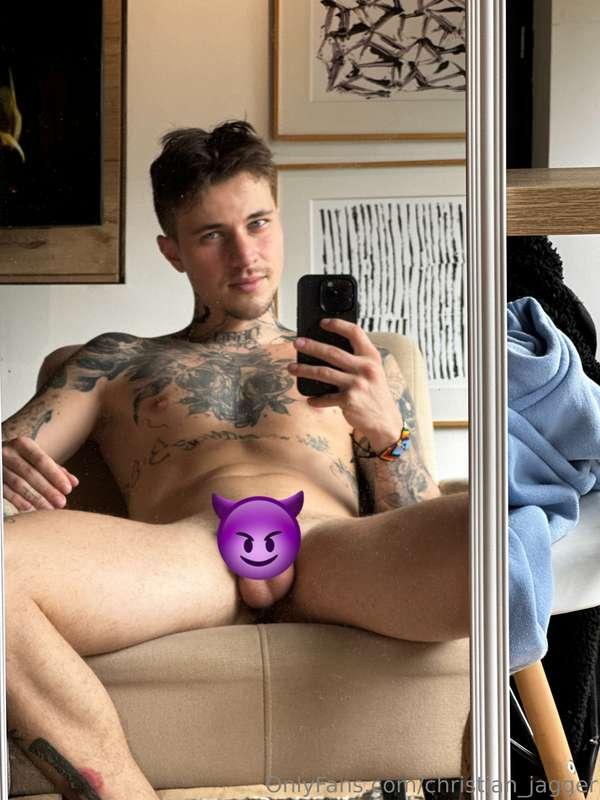 Serving you this hard tease… front and center 😜🍆💦The real fu..