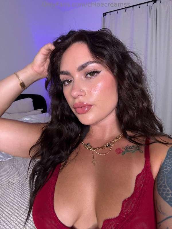 Want to see me live? DM me with 📲 for a personal video call!