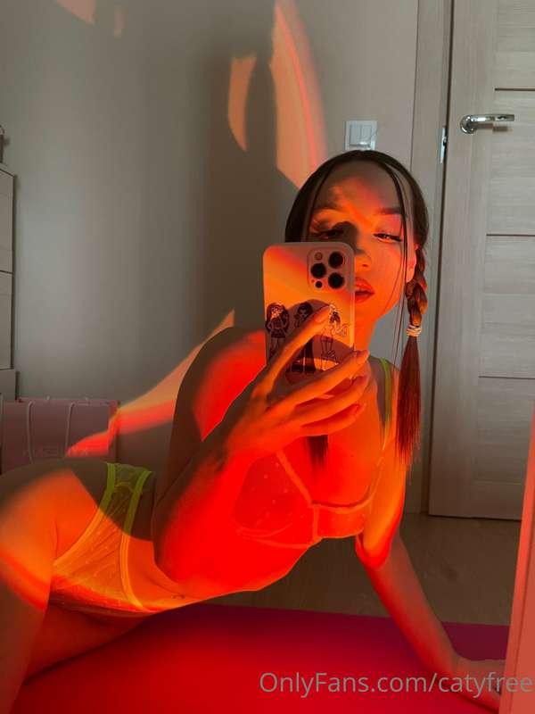 Hey boys I got a new video and it's crazy hot✨🔥