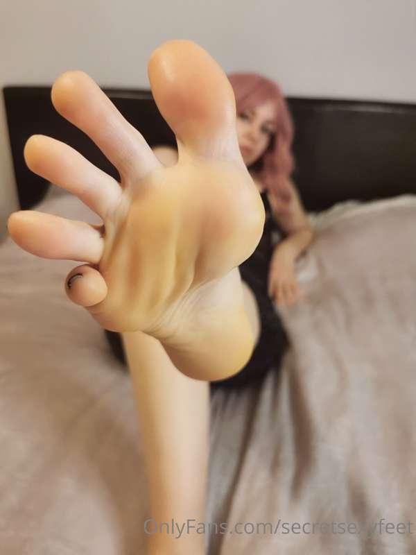 How are my favourite group of foot pervs doing this morning?..