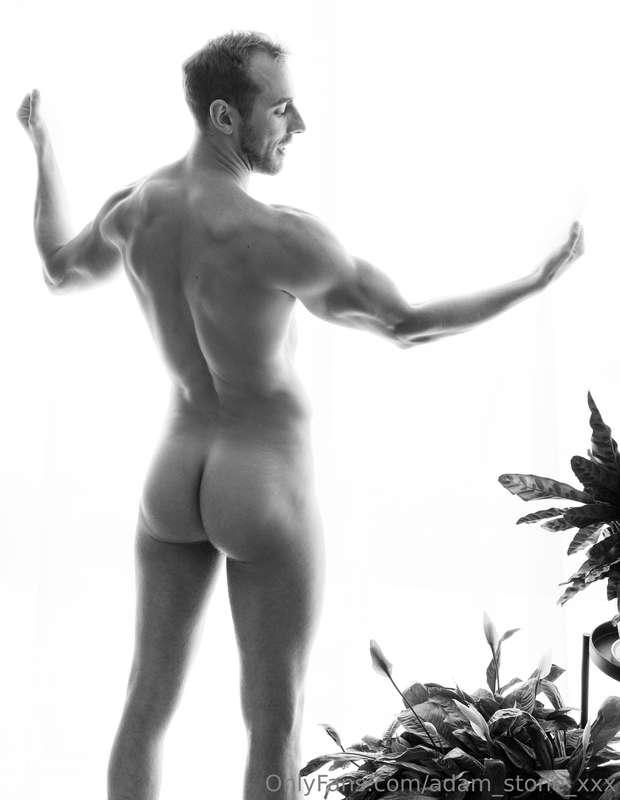 Having a meditative, butt-ass-naked moment. In all seriousne..