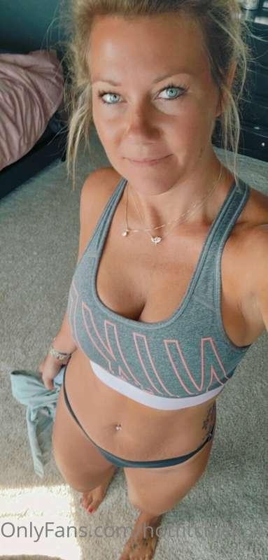 Good Morning!  Dm me if you wanna get me naked today! 💋😈